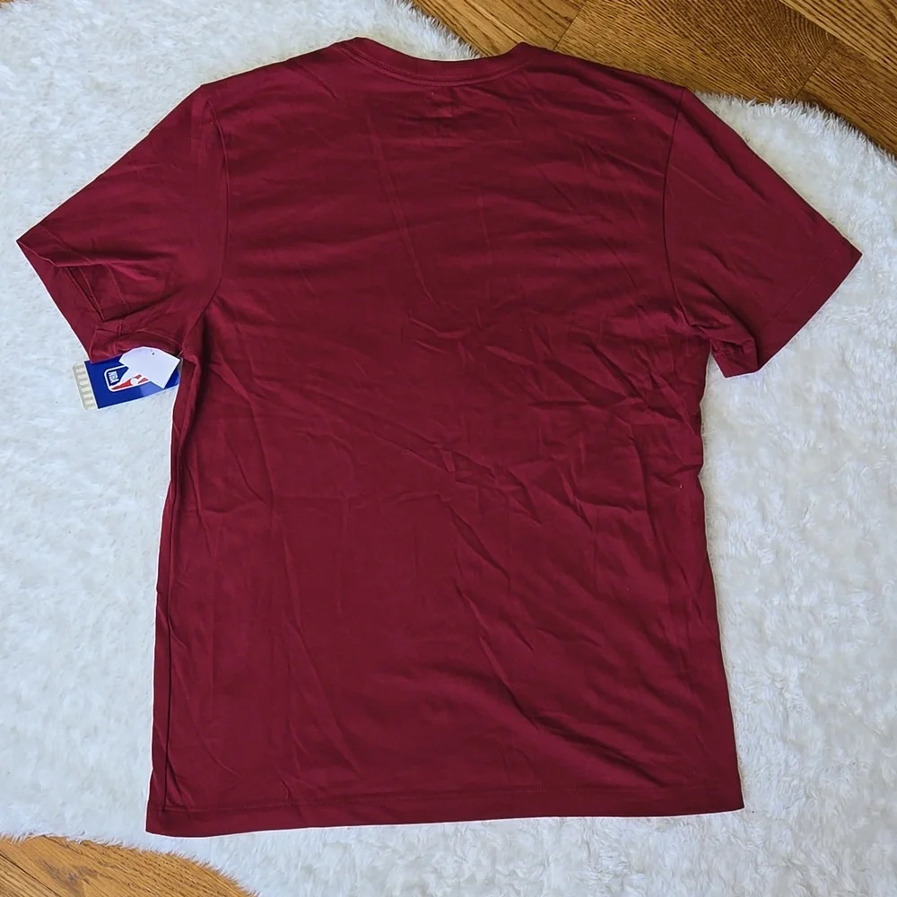 Nike Cleveland Cavaliers T-Shirt, Mens Medium, New With Tags